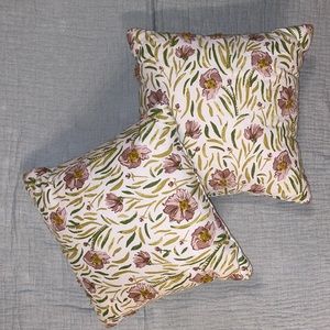 Gently used pillows includes 2
